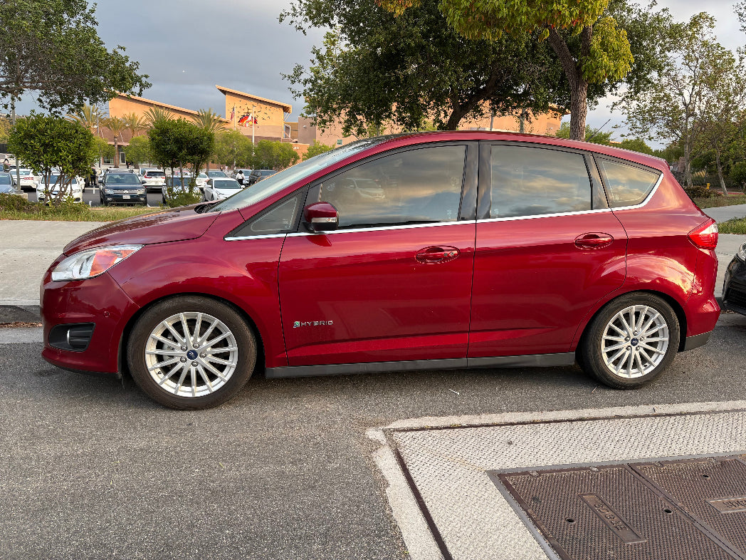 Hybrid badge on 2013 Ford C-Max exterior