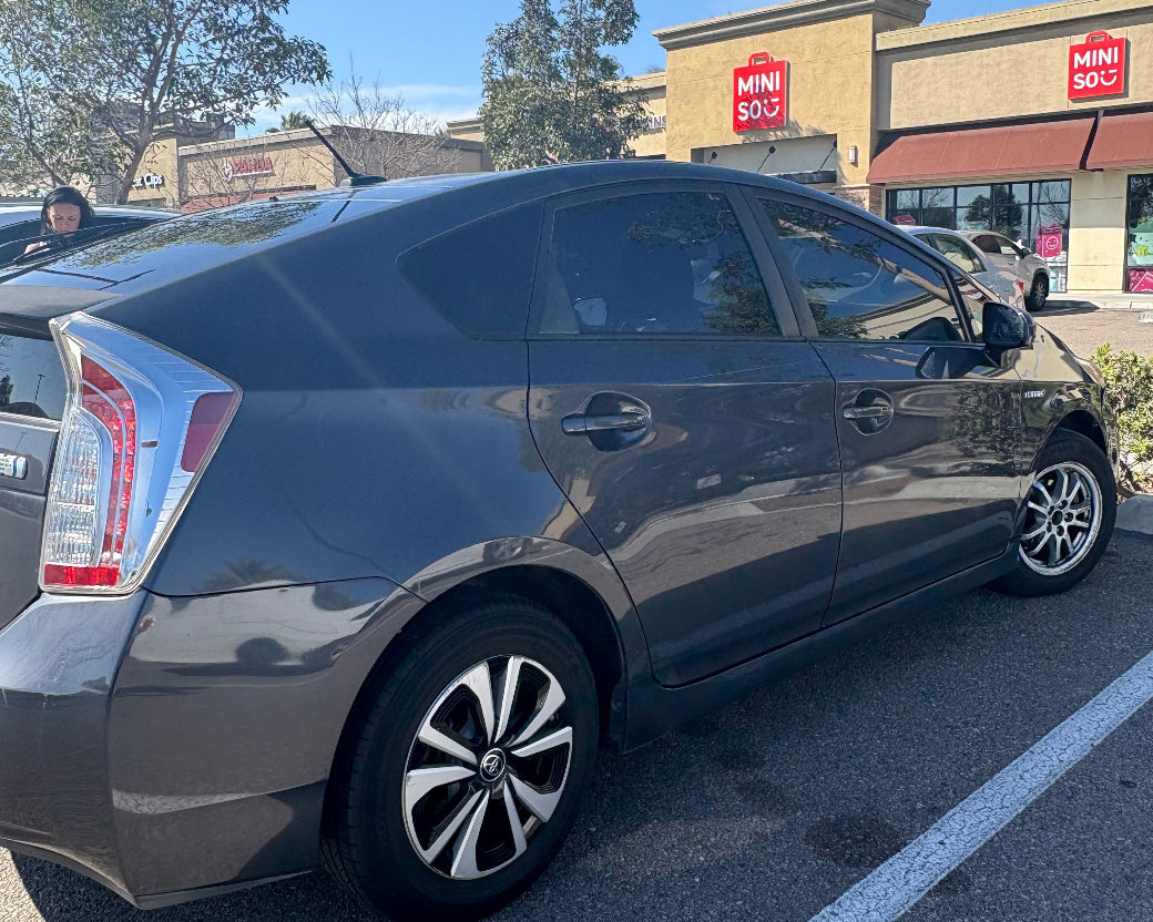 oyota Prius rental with great MPG – ideal for city driving