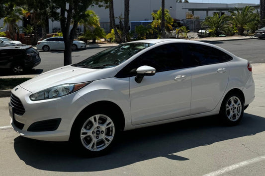 250$ car rental per week in San Diego